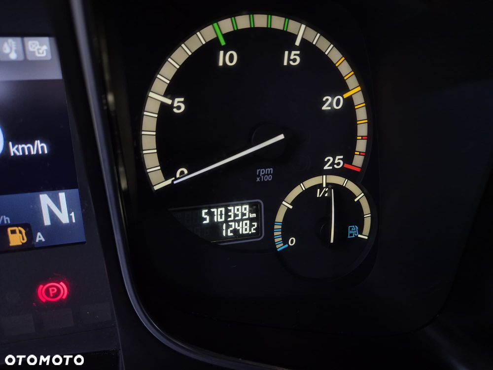 Mercedes-Benz 1845 - 32