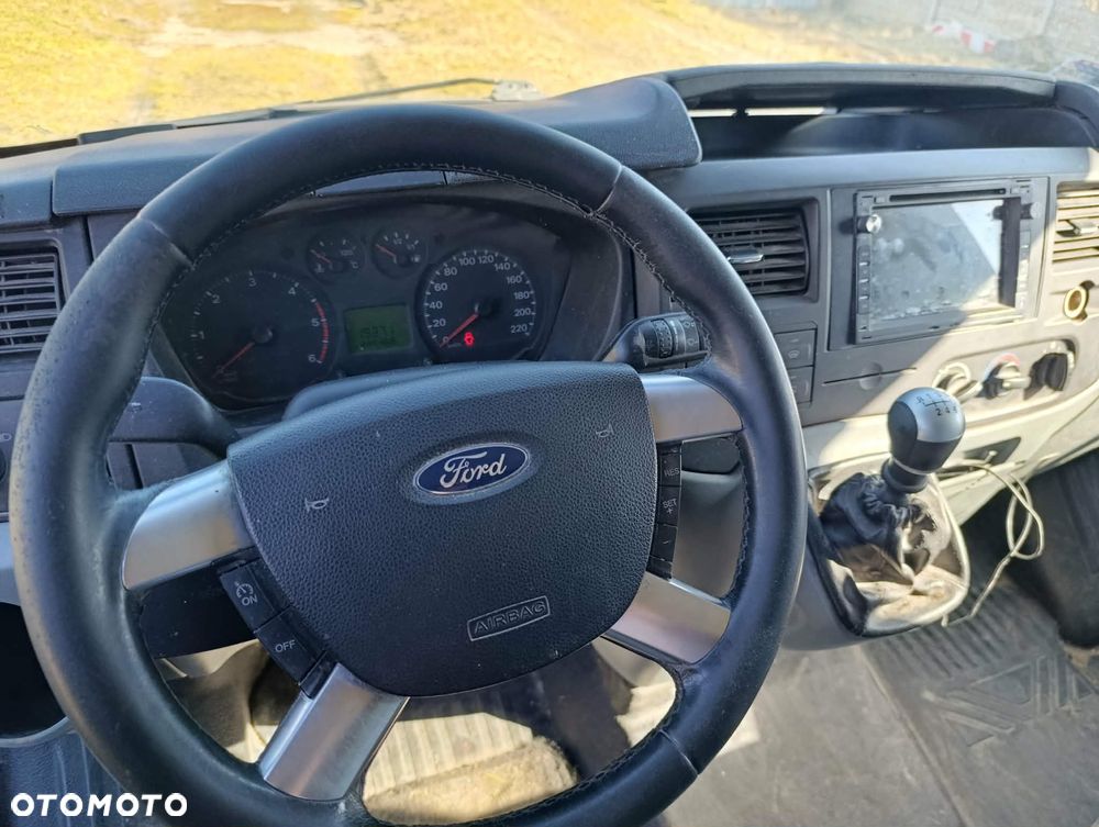Ford Transit - 10