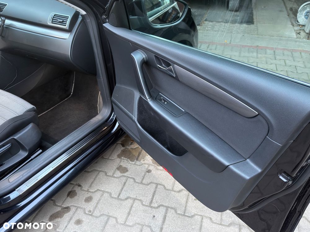 Volkswagen Passat 2.0 TDI Highline - 18