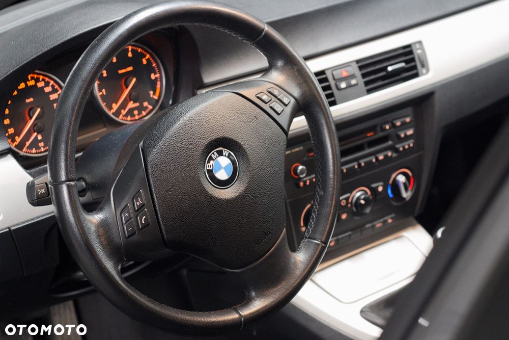 BMW Seria 3 318i Edition Lifestyle - 9