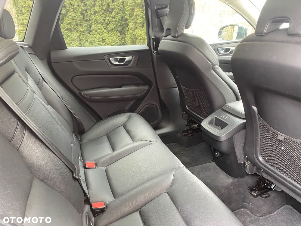 Volvo XC 60 B5 B AWD Geartronic Momentum Pro - 14