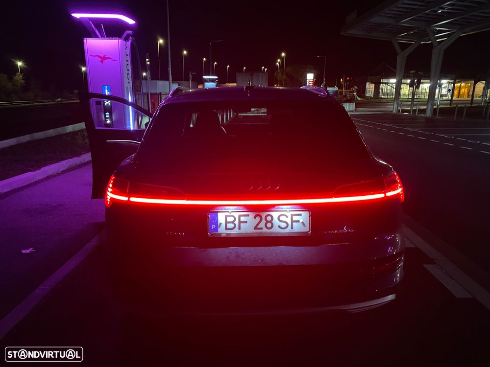 Audi e-tron 50 quattro S line - 36