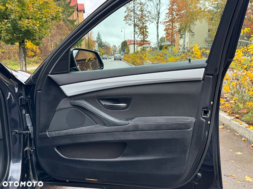 BMW Seria 5 ver-518d-m-sport - 31