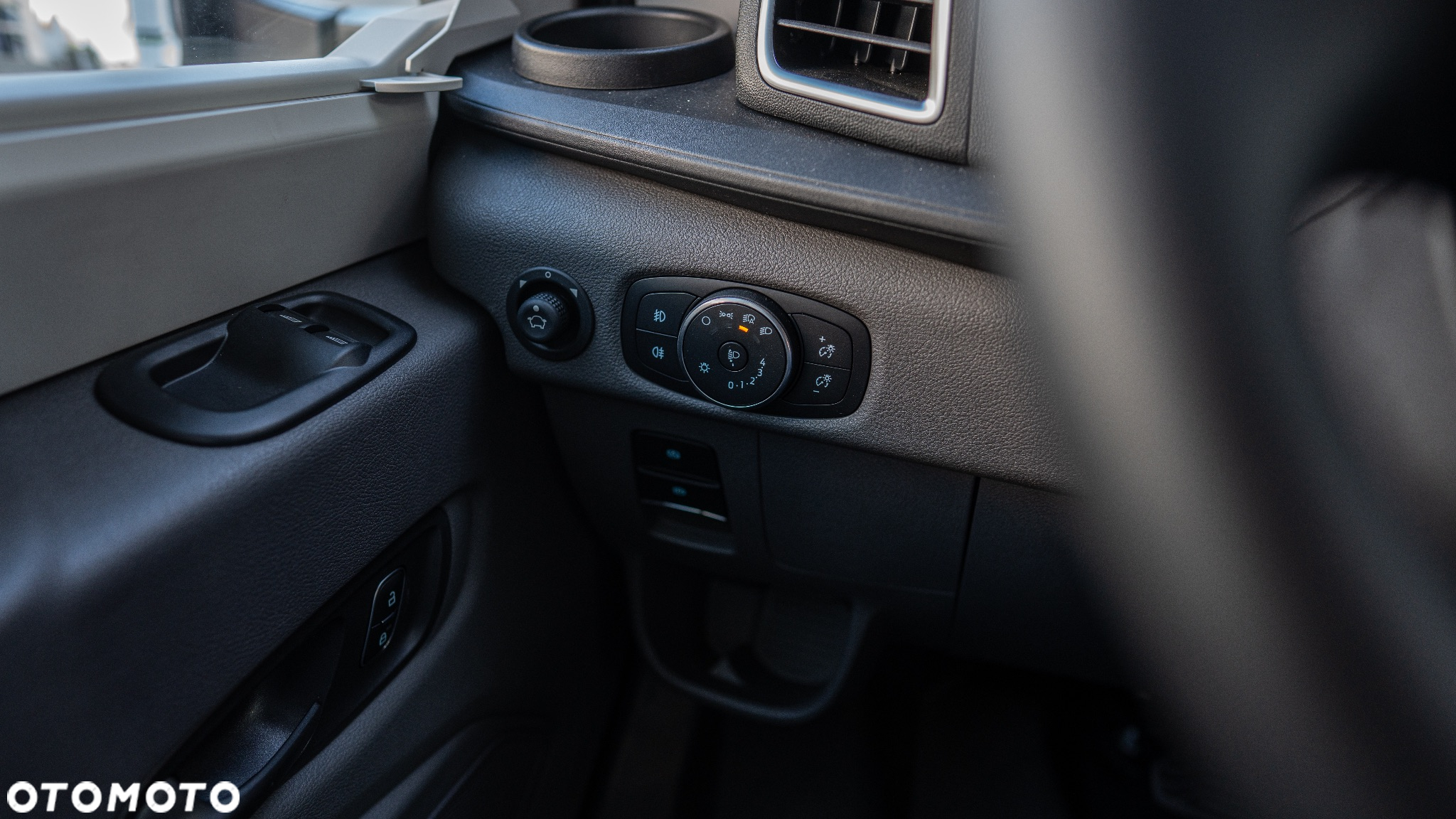Ford CHAUSSON 777 ETAPE LINE - 11