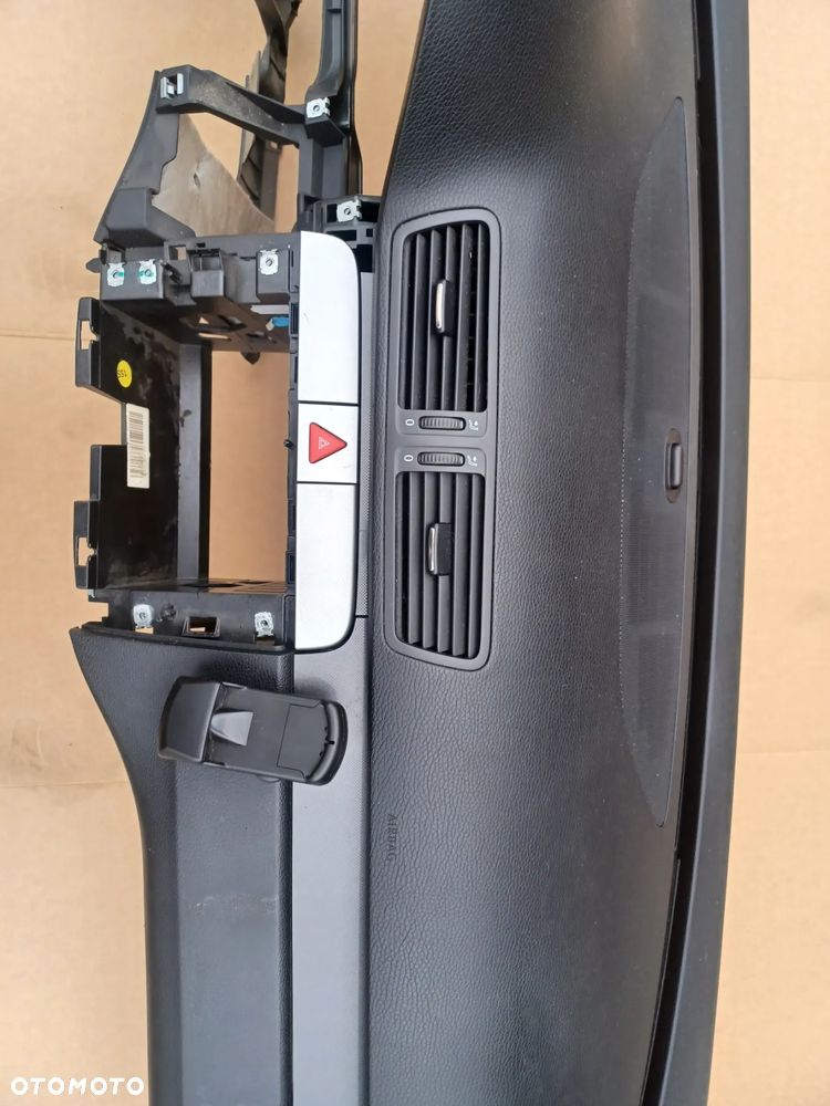 DESKA KOKPIT VW PASSAT B6 - 8