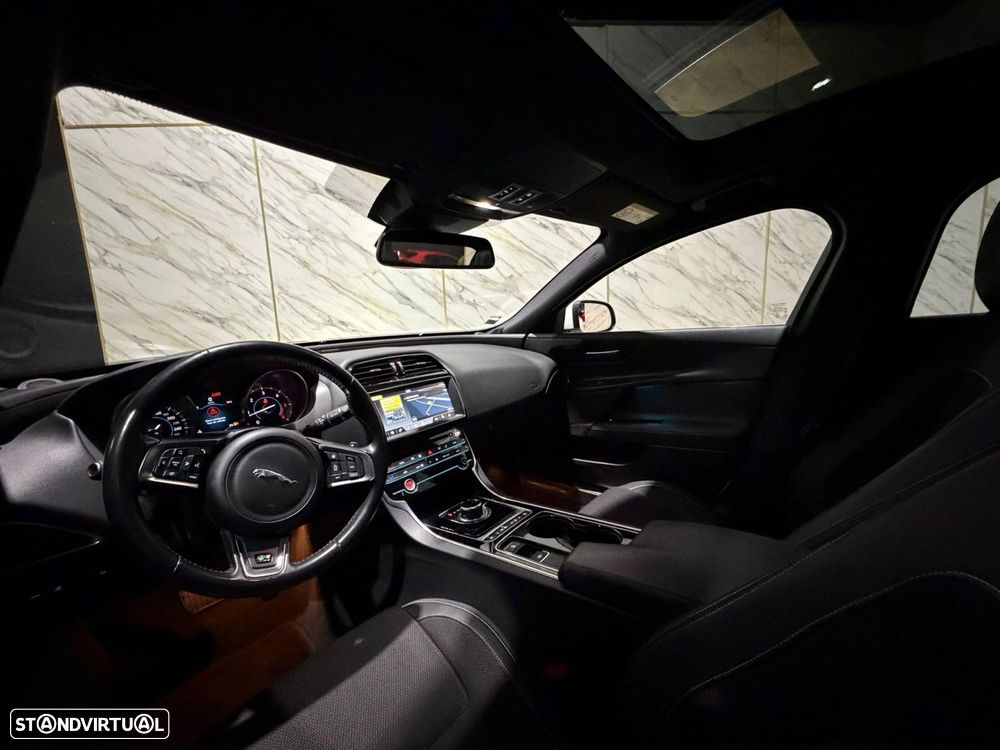 Jaguar XE 2.0 D R-Sport Aut. - 19