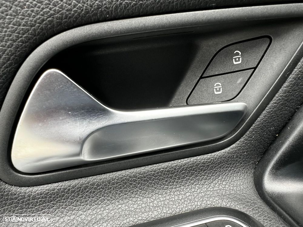 Mercedes-Benz A 180 d Progressive Aut. - 42