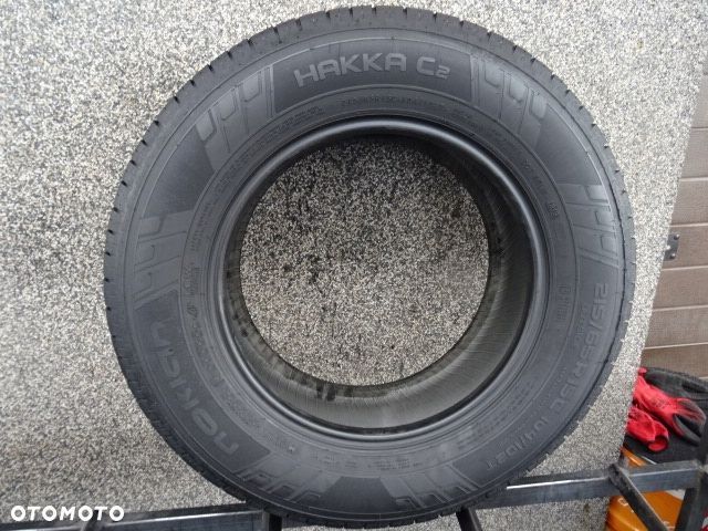 215/65/R15C 104/102T NOKIAN HAKKA C2 - 7