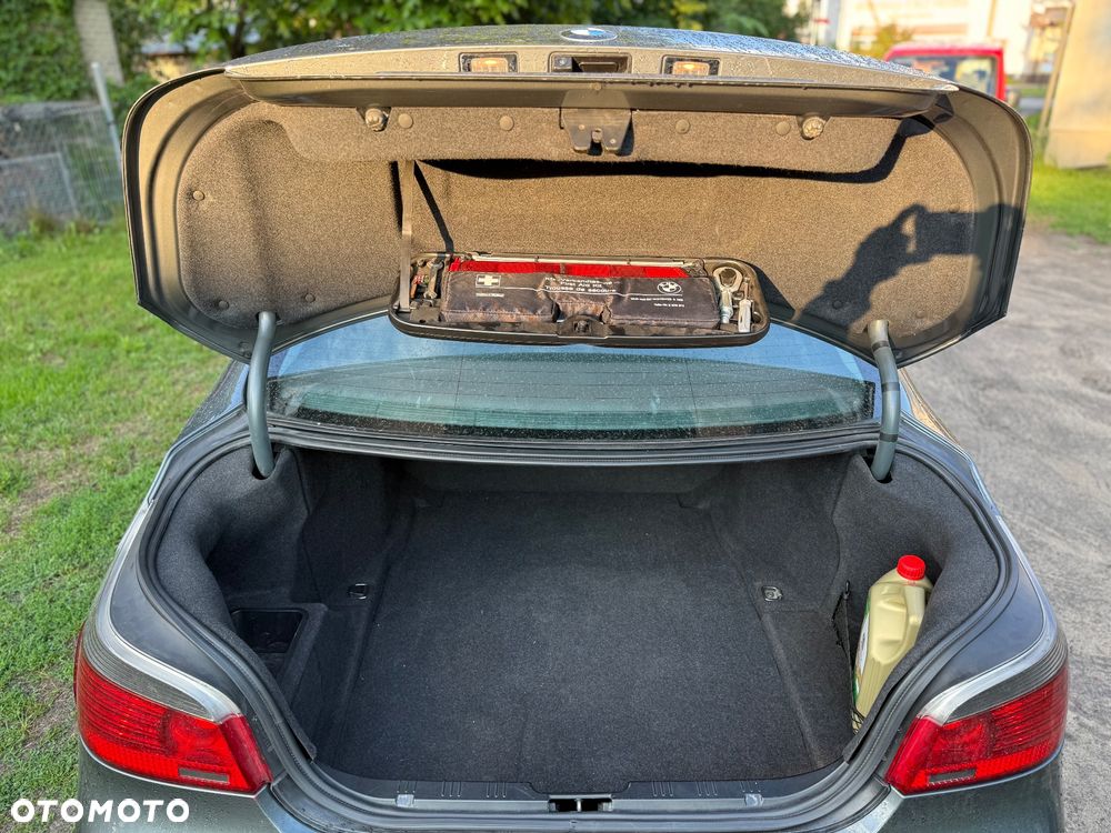 BMW Seria 5 545i - 11