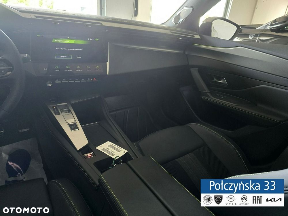 Peugeot 408 - 17