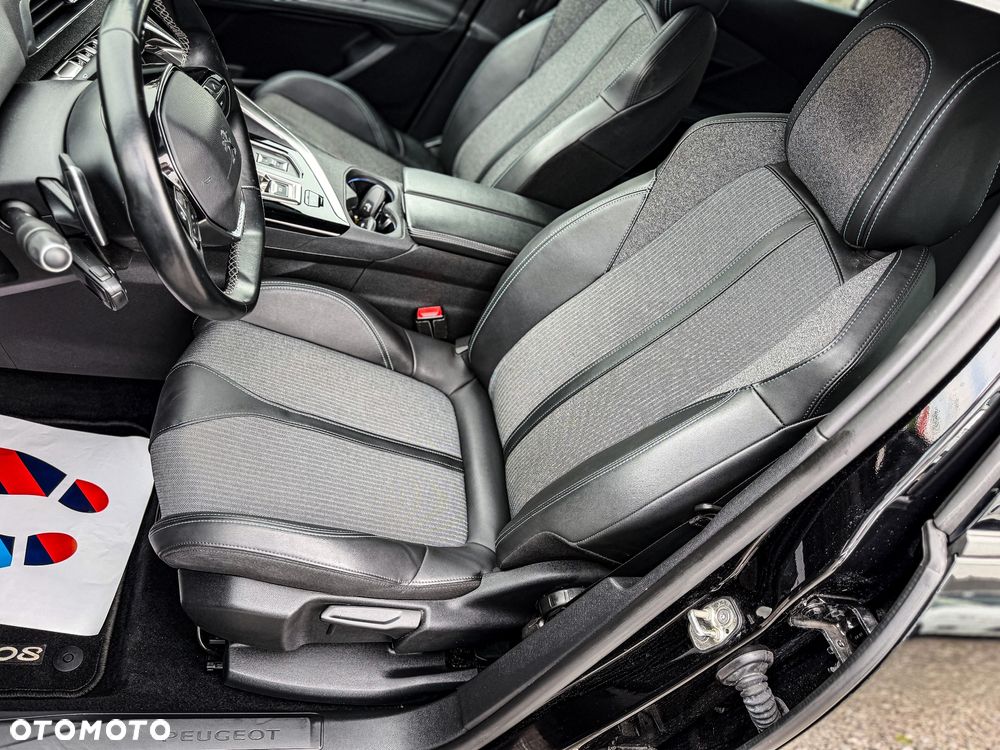 Peugeot 3008 BlueHDi 130 Stop & Start EAT8 Allure Business-Paket - 29