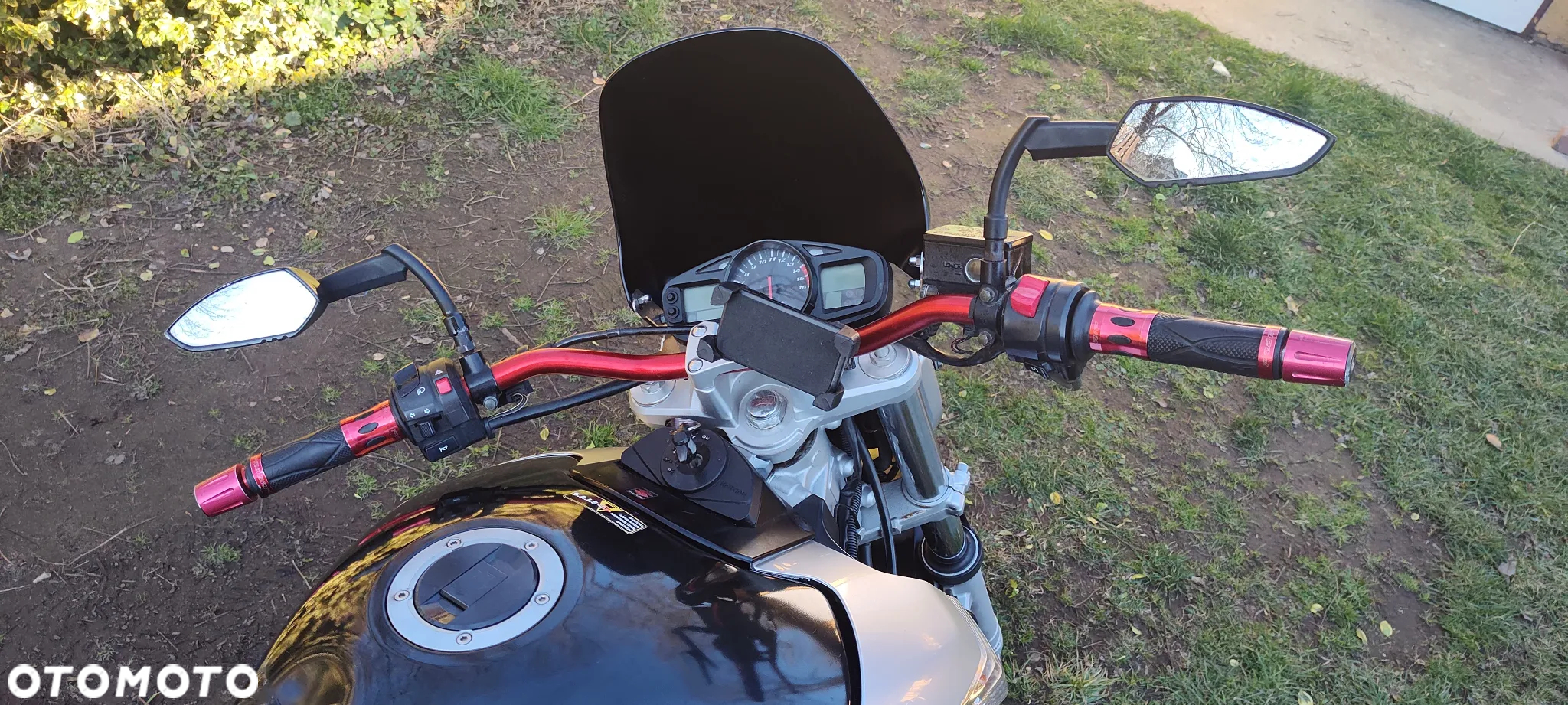 Suzuki GSR - 5