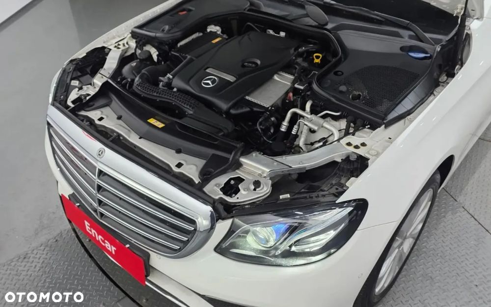 Mercedes-Benz Klasa E 300 9G-TRONIC Exclusive - 12