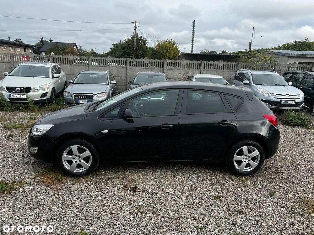 Opel Astra 1.6 Design Edition - 12