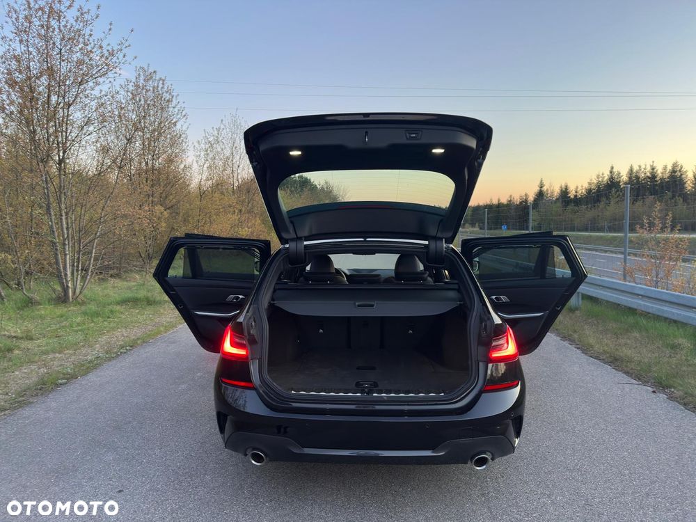 BMW Seria 3 318i M Sport - 15