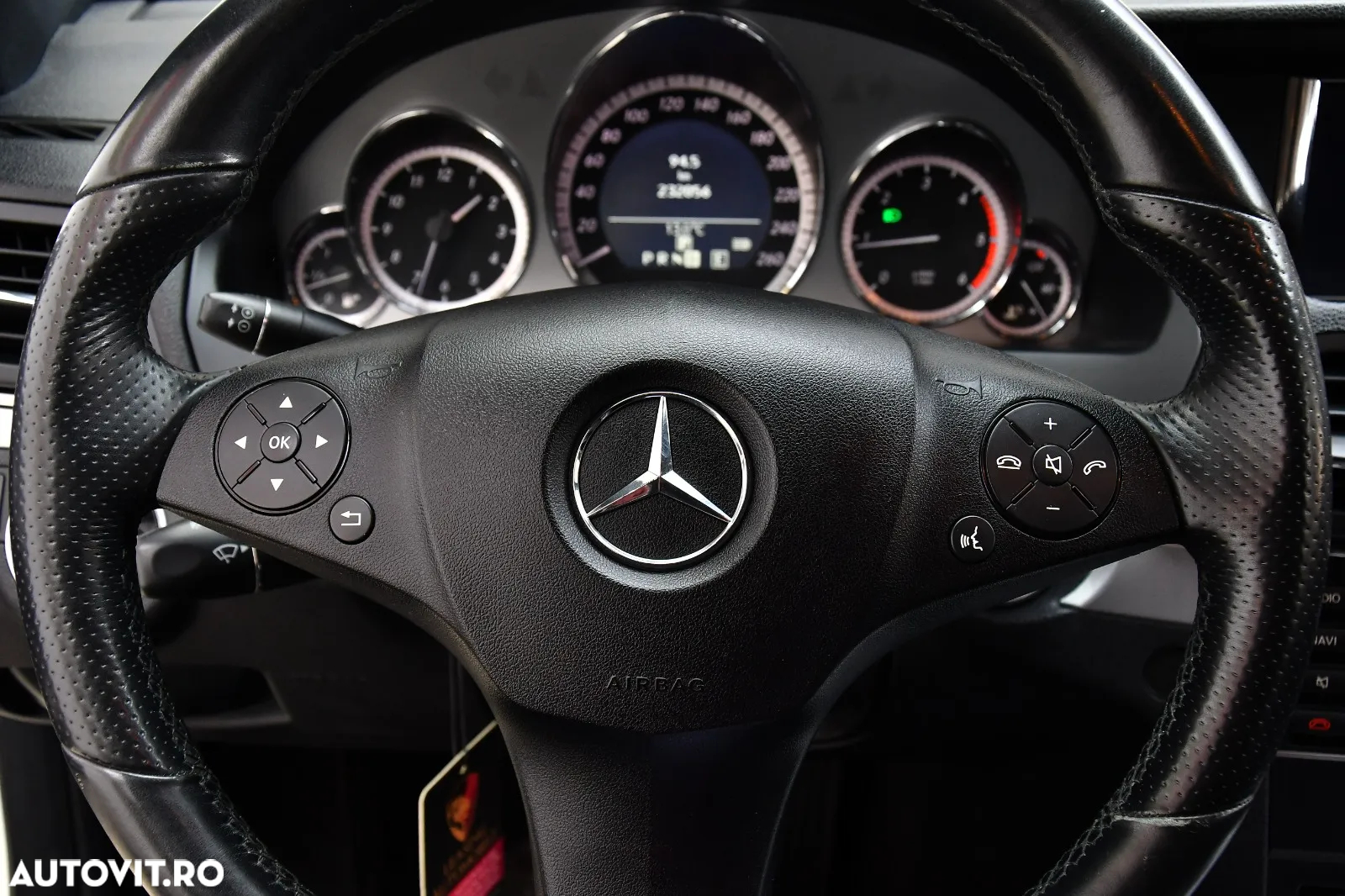Mercedes-Benz E 250 CDI DPF Coupe BlueEFFICIENCY Automatik Avantgarde - 22