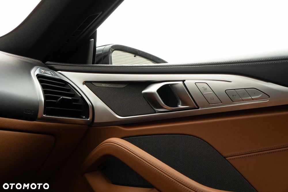 BMW Seria 8 - 18