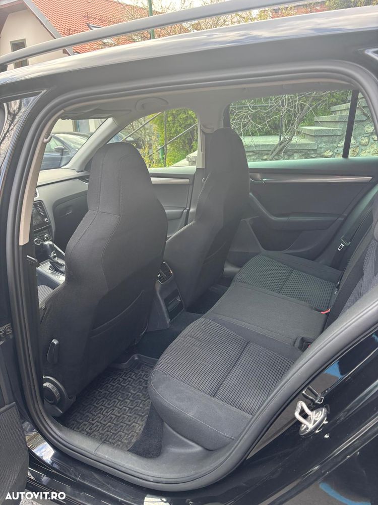 Skoda Octavia 1.6 TDI DSG Ambition - 16