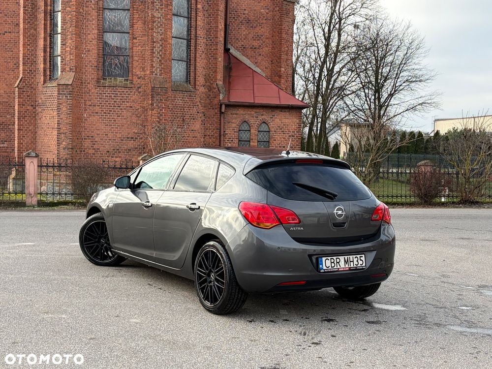 Opel Astra 1.6 Design Edition - 4