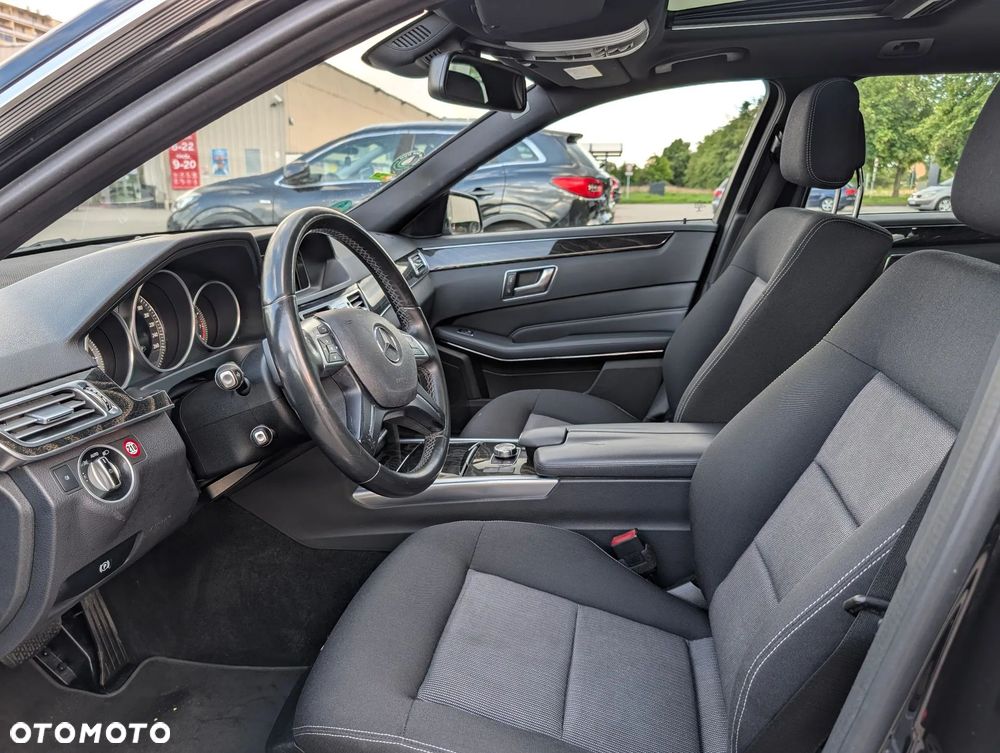 Mercedes-Benz Klasa E 250 7G-TRONIC Elegance - 10