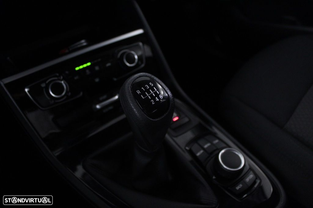 BMW 216 Active Tourer d Advantage - 32