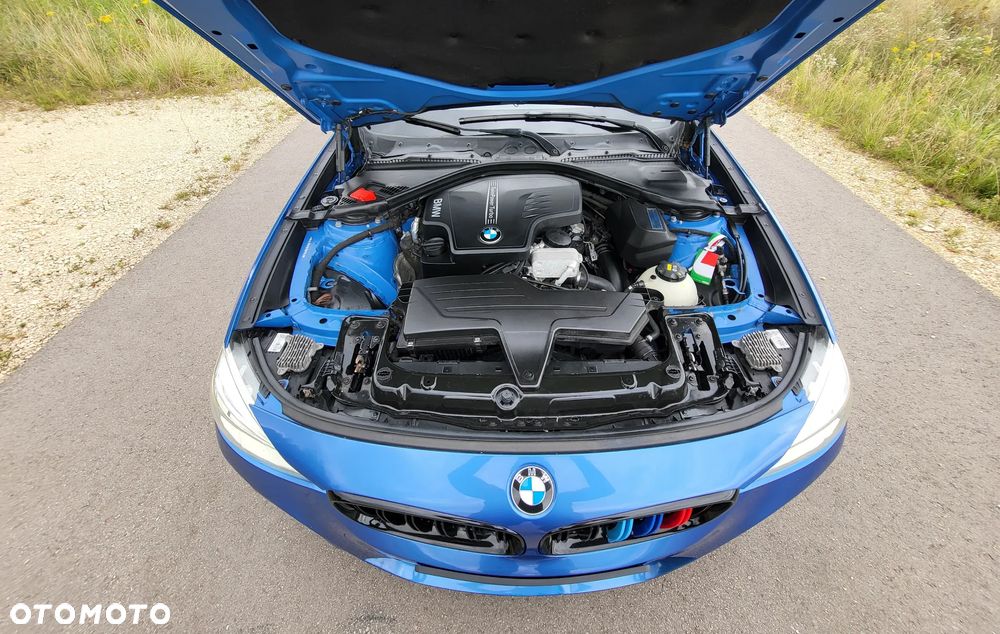 BMW Seria 3 328i Touring xDrive Sport-Aut Luxury Line - 36