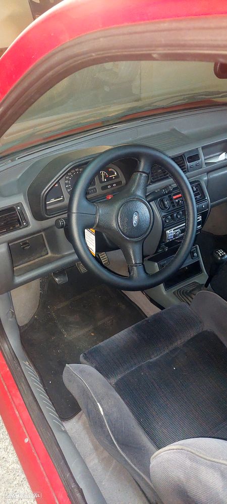Ford Fiesta 1.8 XR2i 16V - 9