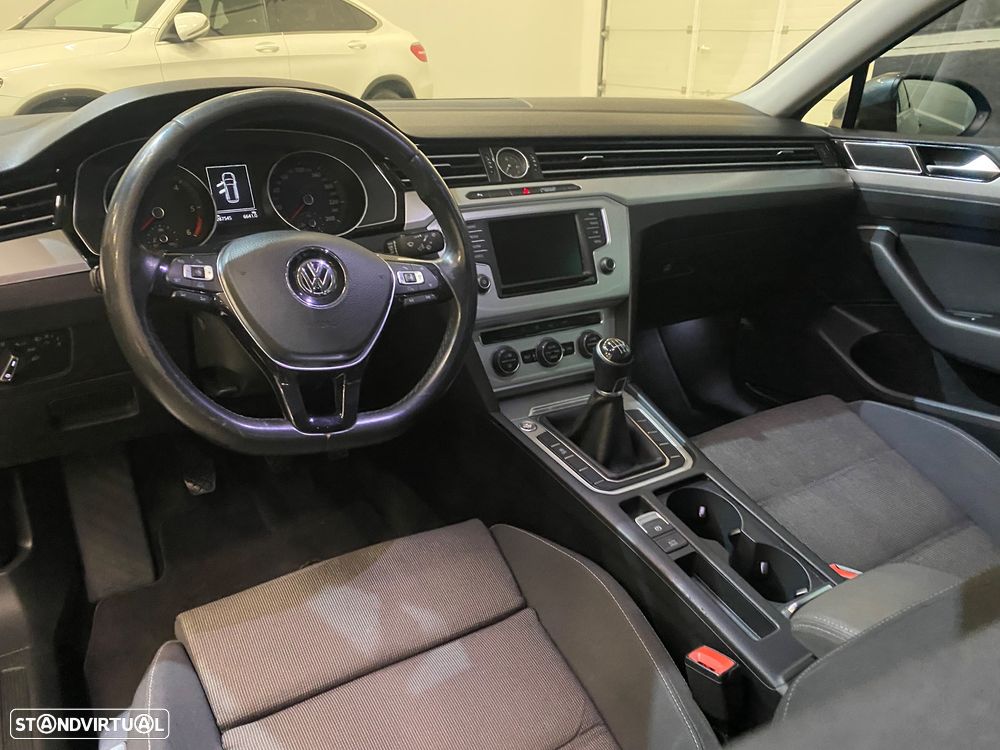 VW Passat Variant 1.6 TDI BlueMotion - 6