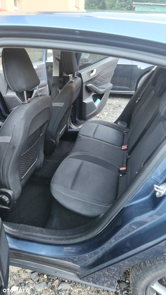 Ford Focus 1.0 EcoBoost Active - 11