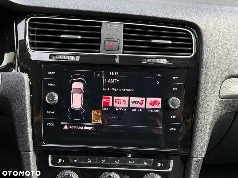 Volkswagen Golf - 31