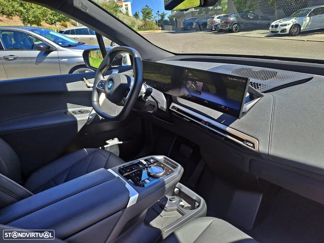 BMW iX xDrive 40 Pack Desportivo - 24