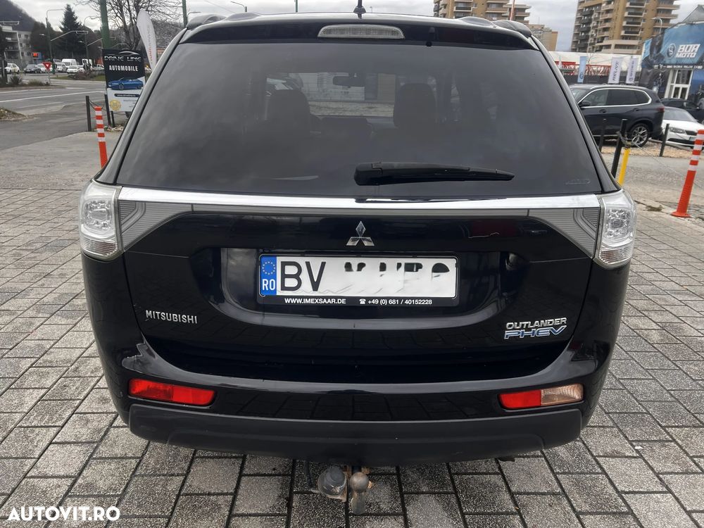 Mitsubishi Outlander 2.0 4WD - 5