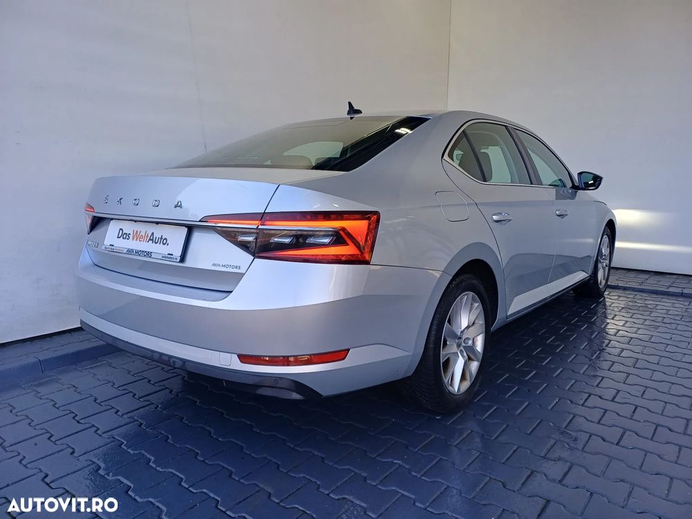 Skoda Superb 2.0 TDI DSG Ambition - 34