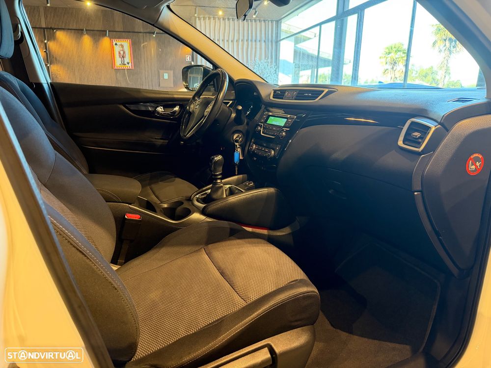 Nissan Qashqai 1.6 dCi N-Connecta RS+PS 4x4i - 36