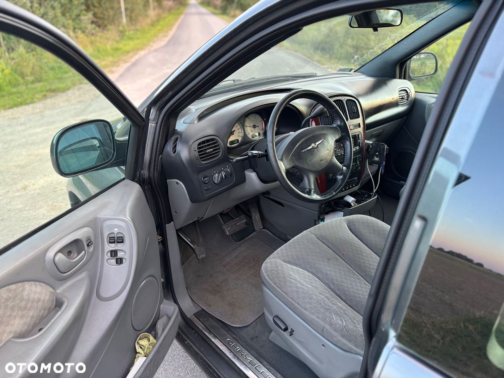 Chrysler Voyager 2.8 LX CRD - 14