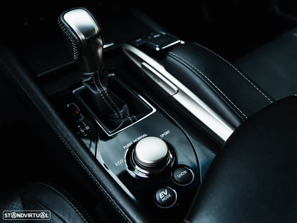 Lexus GS 300h Executive+ - 35