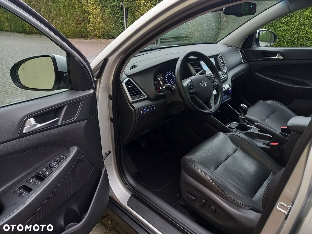 Hyundai Tucson 2.0 CRDI 2WD Style - 29