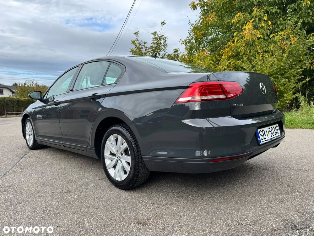 Volkswagen Passat - 16