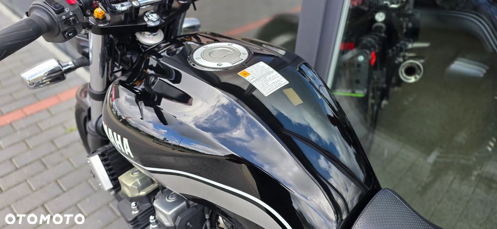 Yamaha XJR - 35