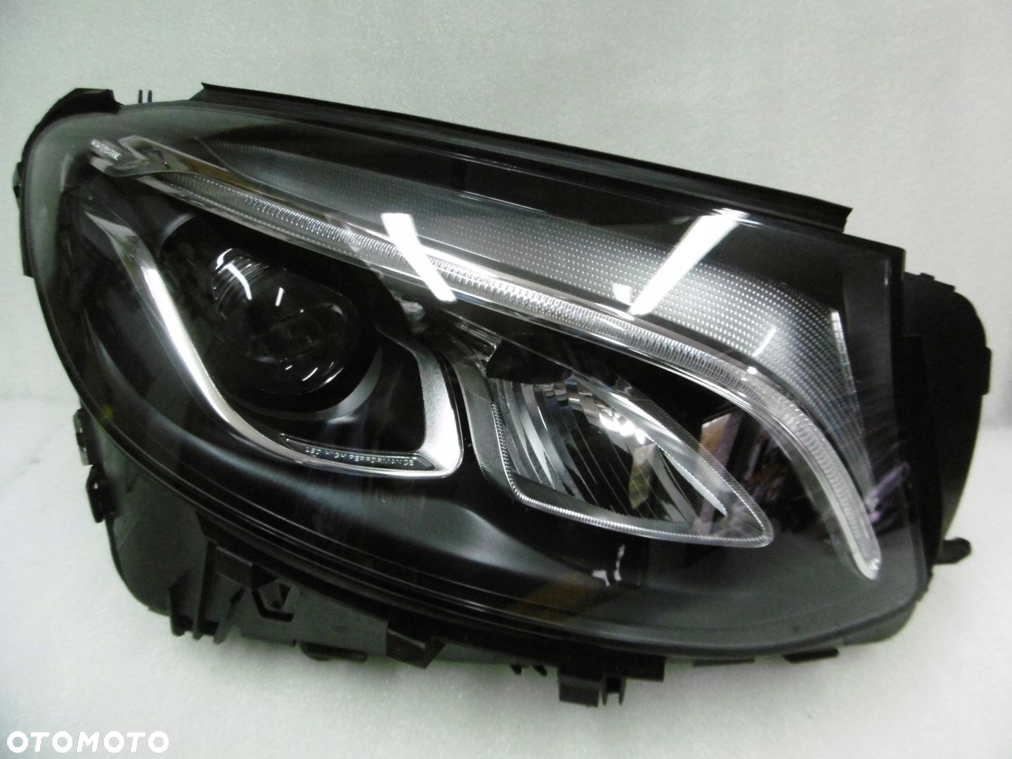 MERCEDES GLC W253 - lampa przednia prawa FULL LED - 1