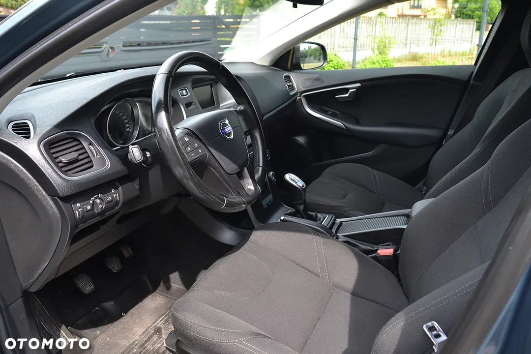 Volvo V40 T3 - 19