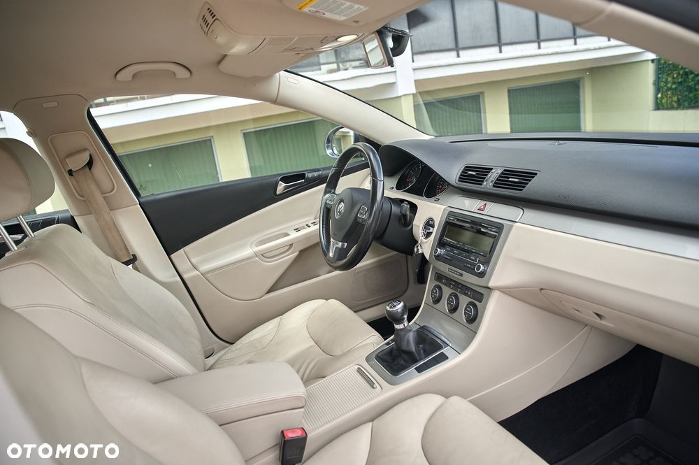 Volkswagen Passat - 34