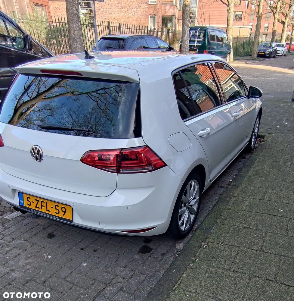 Volkswagen Golf - 8