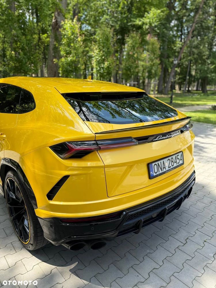 Lamborghini Urus - 12