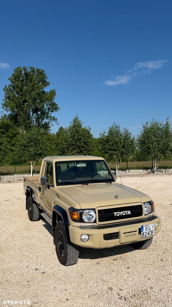 Toyota Land Cruiser - 5