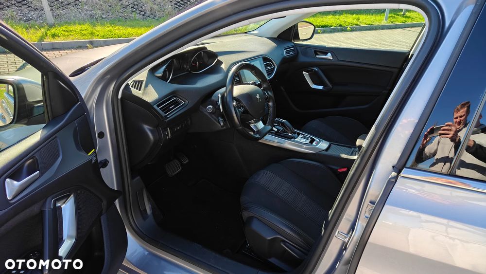 Peugeot 308 PureTech 130 GPF EAT8 Stop & Start Allure - 13