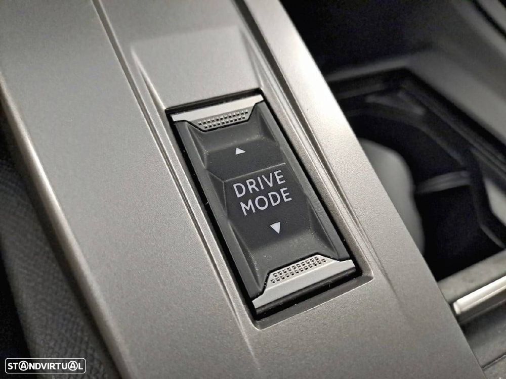 Peugeot 408 1.2 Hybrid Allure e-DCS6 - 23