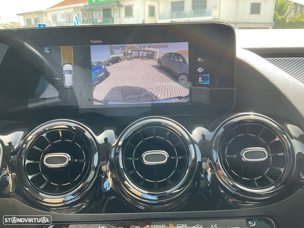 Mercedes-Benz GLA 200 d - 33