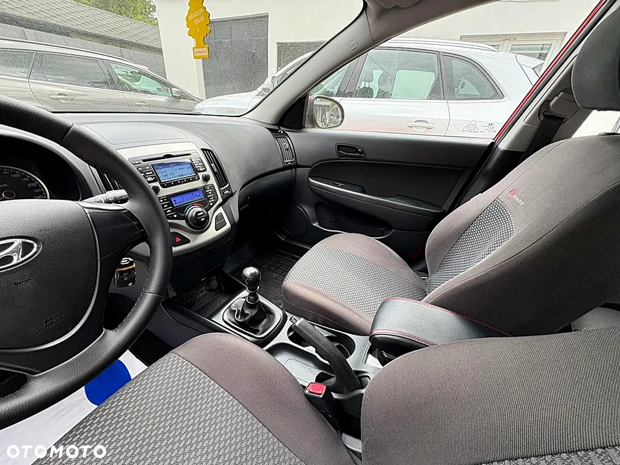 Hyundai i30 1.4 Base + - 12