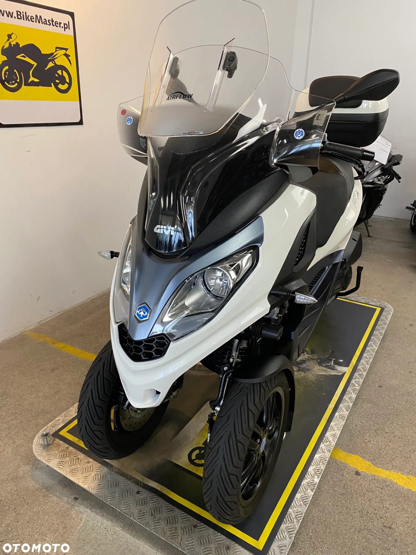 Piaggio MP-3 - 23